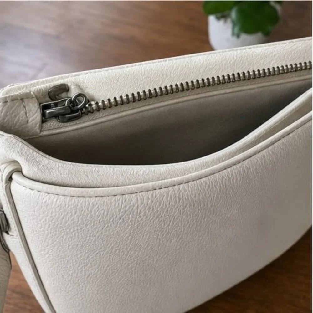Louis Vuitton Montaigne Handbag in Monogram Coated Canvas with Gold Hardware
